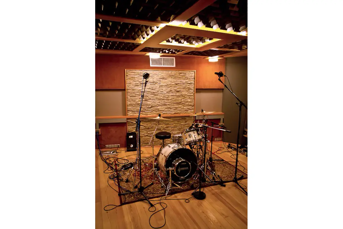 Schlagzeug aufhnahme Raum Studio proffesional Akustik behandlung